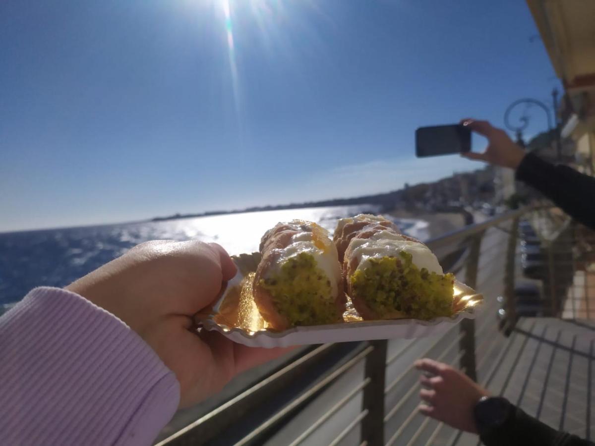דירות גיארדיני נאקסוס Taorminaxos Wonderful Seaview מראה חיצוני תמונה