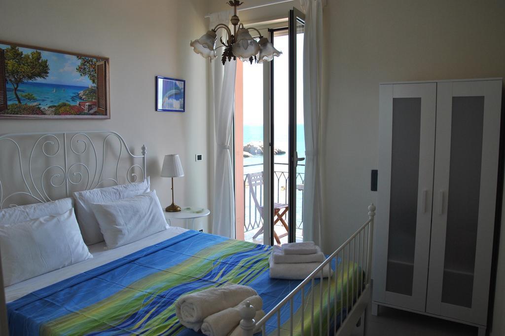 דירות גיארדיני נאקסוס Taorminaxos Wonderful Seaview מראה חיצוני תמונה
