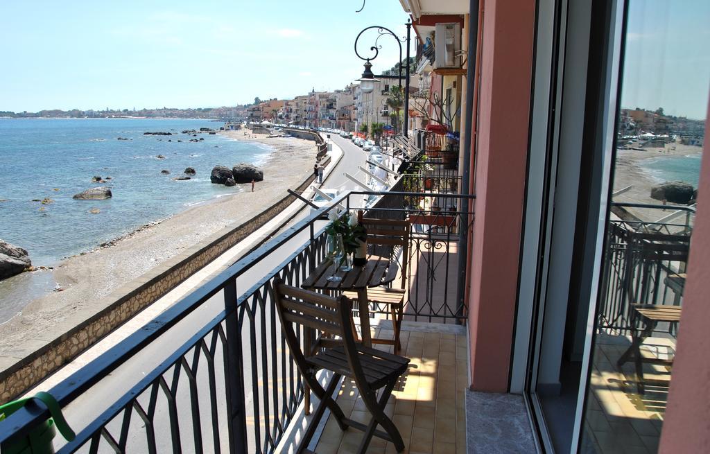 דירות גיארדיני נאקסוס Taorminaxos Wonderful Seaview מראה חיצוני תמונה