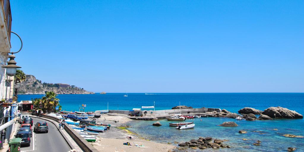 דירות גיארדיני נאקסוס Taorminaxos Wonderful Seaview מראה חיצוני תמונה