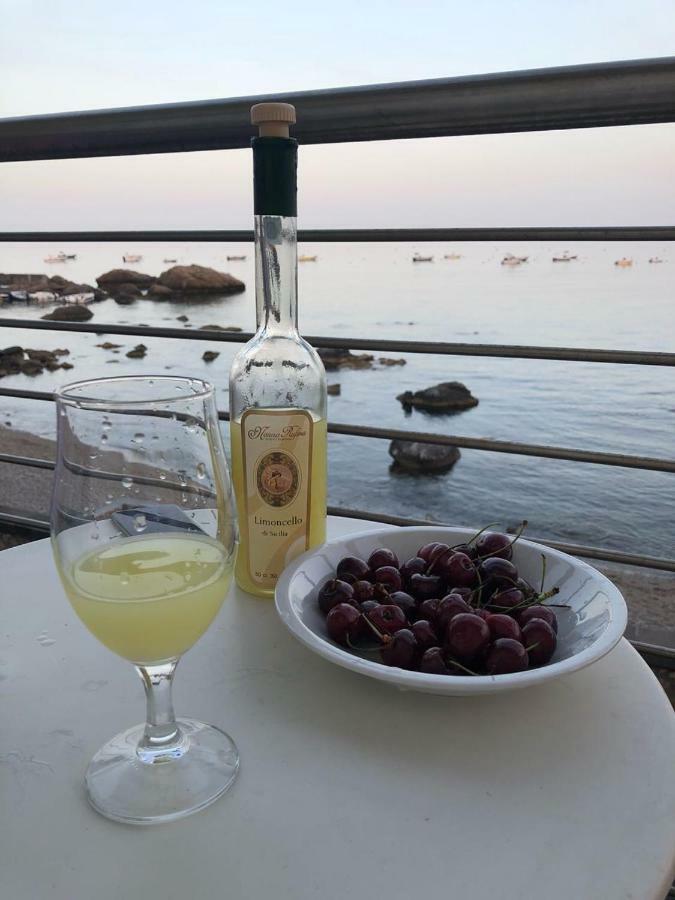 דירות גיארדיני נאקסוס Taorminaxos Wonderful Seaview מראה חיצוני תמונה